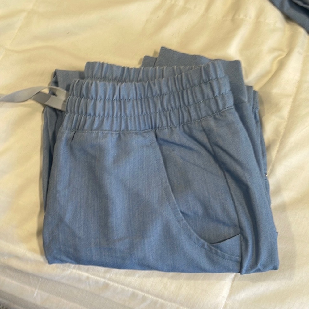 FIGS Zamora jogger scrub pants in heather indigo